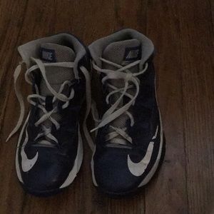 Nike Stutter Step boys basketball shoes